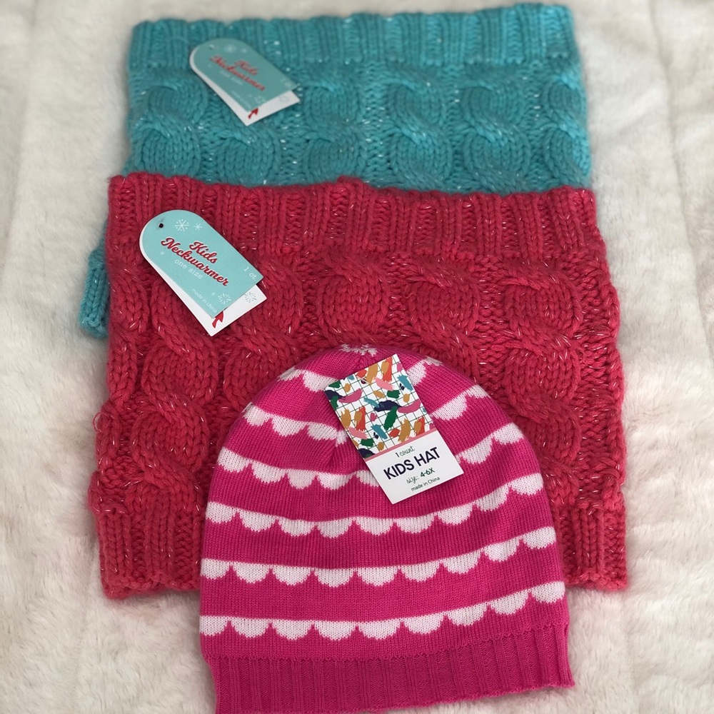 BNWT Kids Neckwarmers and Beanie